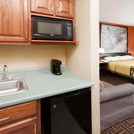 Super 8 By Wyndham Rochester Exterior photo