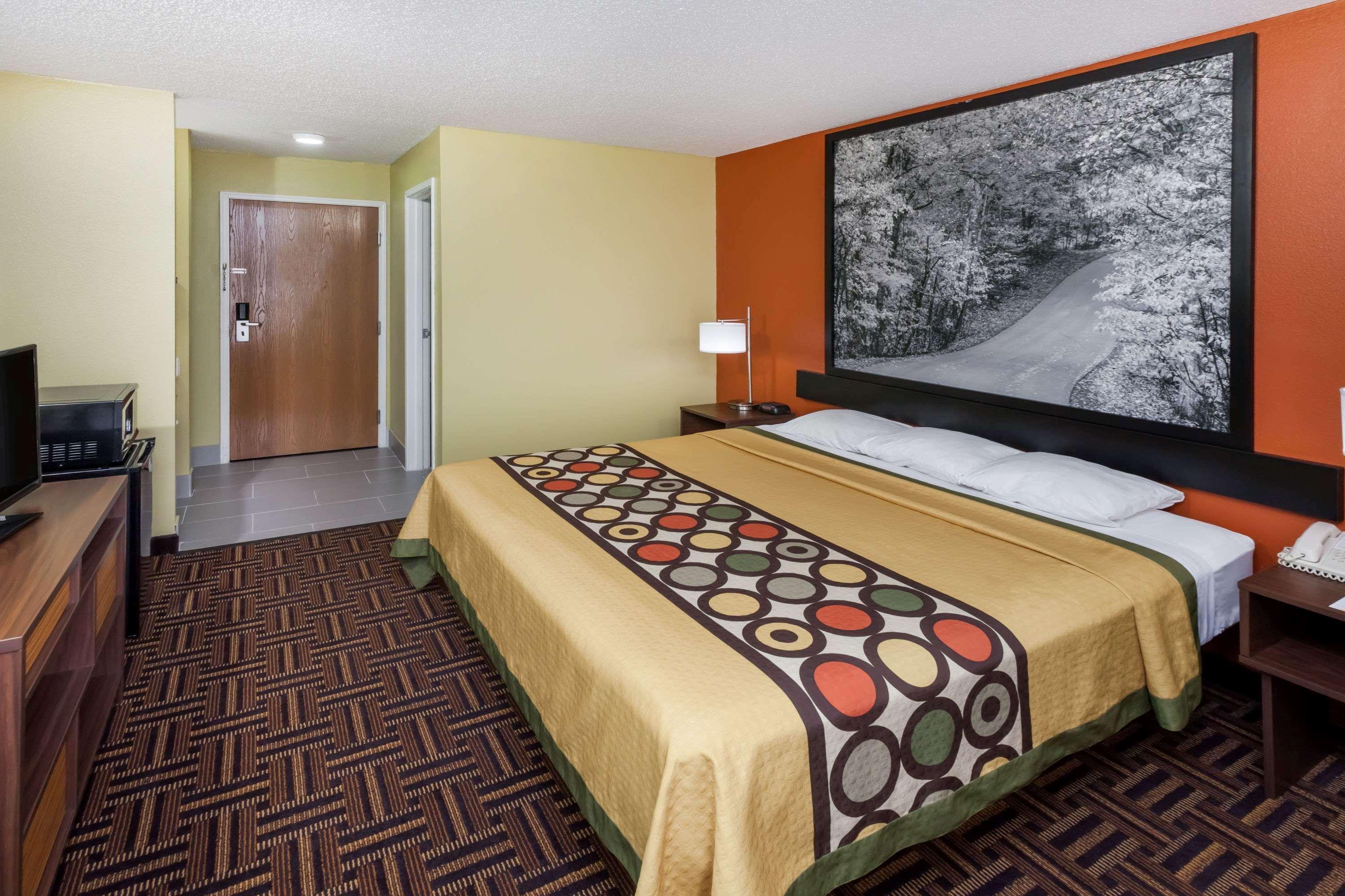 Super 8 By Wyndham Rochester Exterior photo