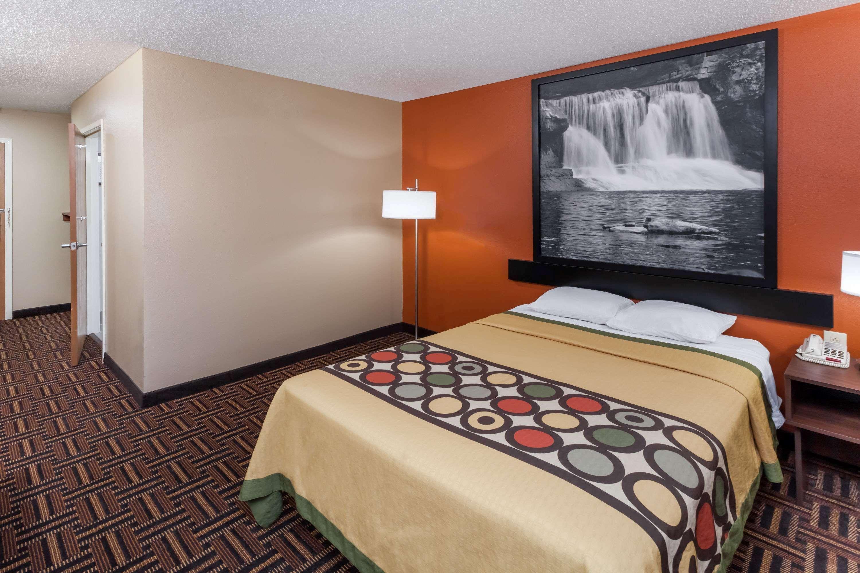 Super 8 By Wyndham Rochester Exterior photo