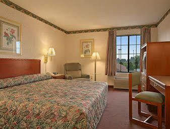 Super 8 By Wyndham Rochester Exterior photo